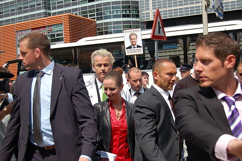 Monsterzege PVV plaveit weg voor rechts kabinet