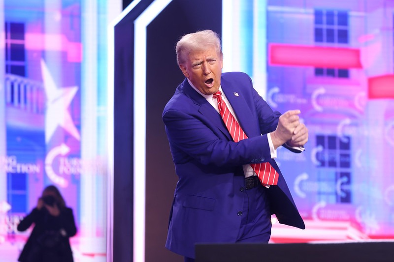 TRUMP WINT: Colombia daagt hem uit, trekt keutel in